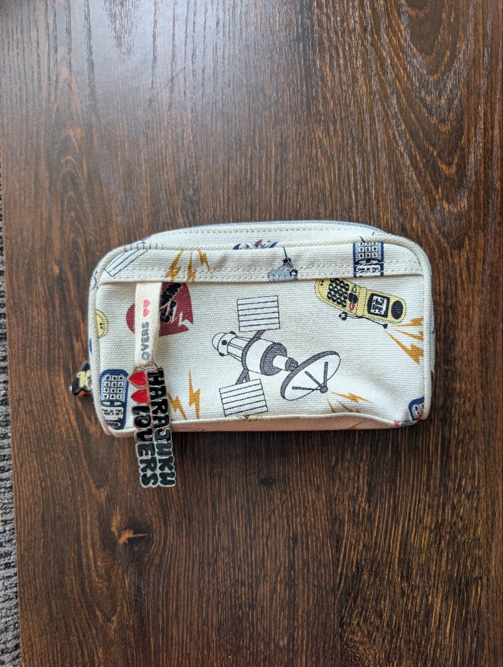 Harajuku Lovers Off White Canvas Graphic Technology Cellphone Pouch Bag